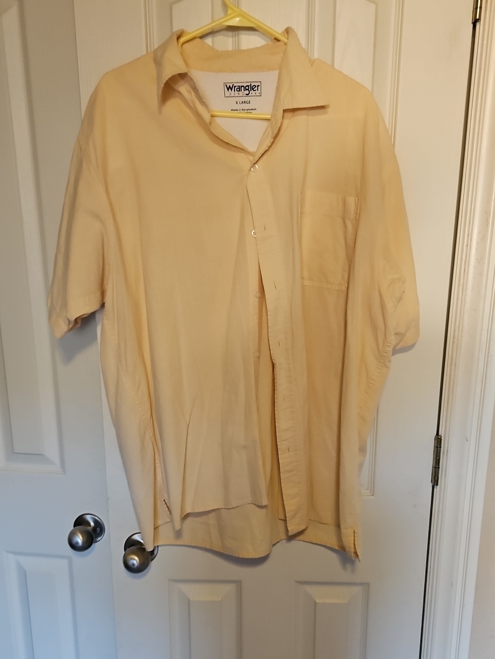 Wrangler Men’s Short-Sleeve Button-Down Shirt in Light Yellow